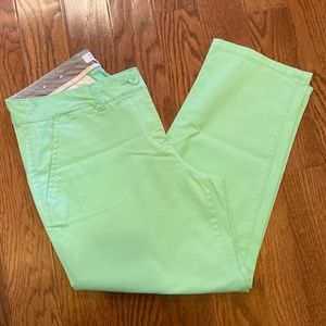 🍀 Crown and Ivy cropped pants